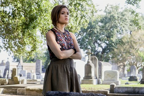 Nicole Gale Anderson - Ravenswood - Photos
