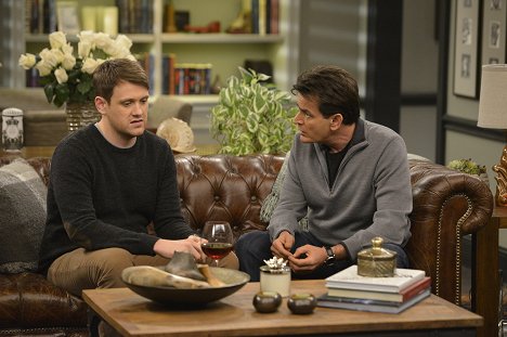 Michael Arden, Charlie Sheen - Anger Management - Charlie und der Promi - Filmfotos