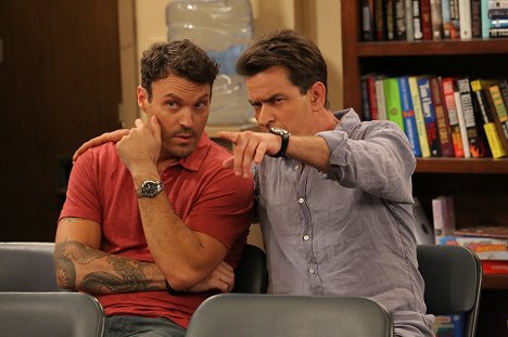 Brian Austin Green, Charlie Sheen - Anger Management - Accrocs sexuels anonymes - Film