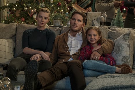 Betty Gilpin, Chris Pratt, Ryan Kiera Armstrong - The Tomorrow War - Film