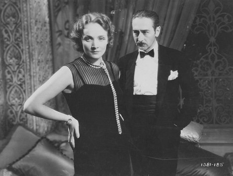 Marlene Dietrich, Adolphe Menjou - Marrocos - Do filme