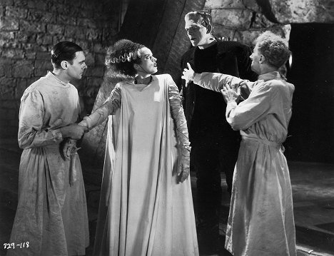 Colin Clive, Elsa Lanchester, Boris Karloff, Ernest Thesiger - La novia de Frankenstein - De la película
