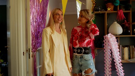 Emma Sehested Høeg, Frederikke Dahl Hansen - Limboland - Season 2 - Do filme