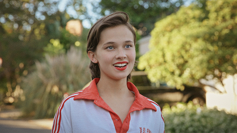 Cailee Spaeny - How It Ends - Photos