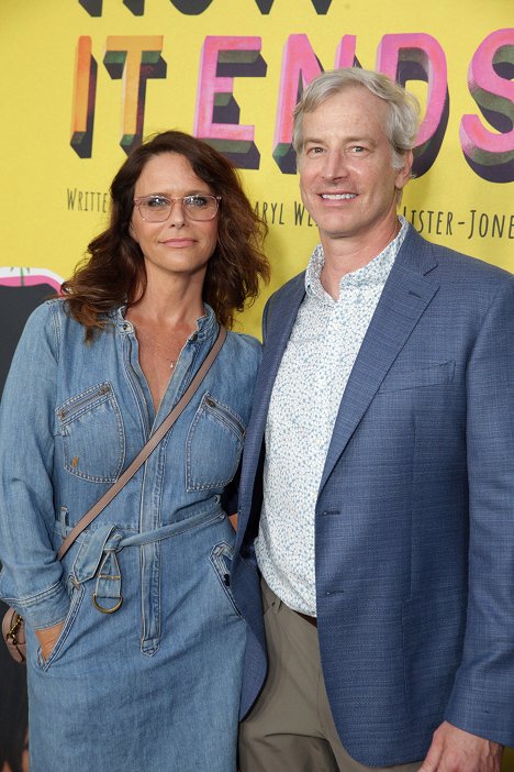 Los Angeles premiere of "How It Ends" at NeueHouse Hollywood on Thursday, July 15, 2021 - Amy Landecker, Rob Huebel - Antes do Fim - De eventos