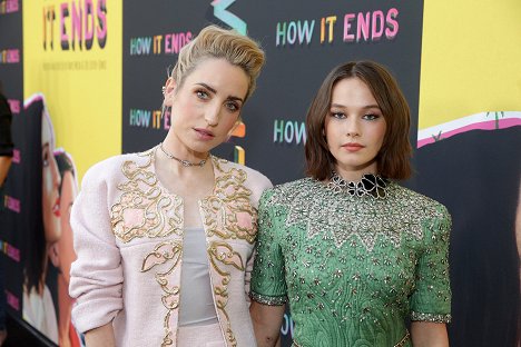 Los Angeles premiere of "How It Ends" at NeueHouse Hollywood on Thursday, July 15, 2021 - Zoe Lister Jones, Cailee Spaeny - How It Ends - Evenementen