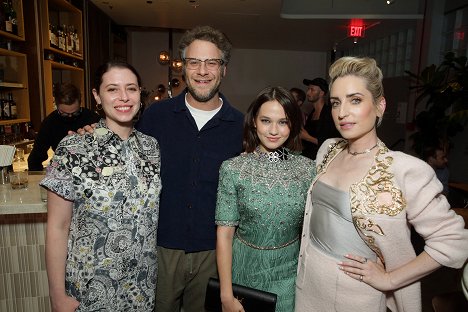Los Angeles premiere of "How It Ends" at NeueHouse Hollywood on Thursday, July 15, 2021 - Lauren A. Miller, Seth Rogen, Cailee Spaeny, Zoe Lister Jones - How It Ends - Events