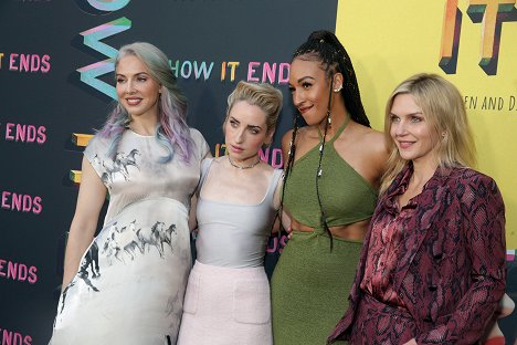 Los Angeles premiere of "How It Ends" at NeueHouse Hollywood on Thursday, July 15, 2021 - Whitney Cummings, Zoe Lister Jones, Tawny Newsome, Rhea Seehorn - How It Ends - Events