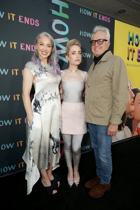 Los Angeles premiere of "How It Ends" at NeueHouse Hollywood on Thursday, July 15, 2021 - Whitney Cummings, Zoe Lister Jones, Bradley Whitford - Jak to skončí - Z akcí