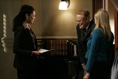 Gina Torres, Christian Clemenson - Boston Legal - The Gods Must Be Crazy - Photos