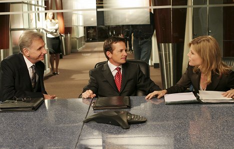Rene Auberjonois, Michael J. Fox, Julie Bowen - Boston Legal - The Cancer Man Can - Photos