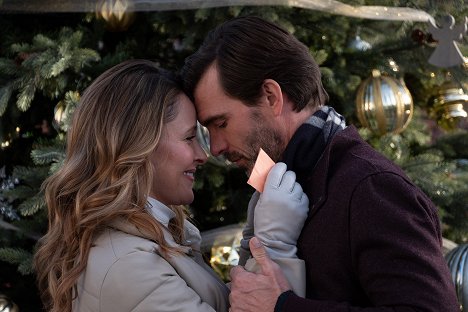 Jill Wagner, Lucas Bryant - The Angel Tree - Photos