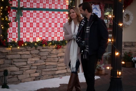 Jill Wagner, Lucas Bryant - The Angel Tree - Photos