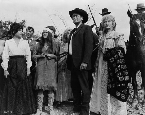 Carolyn Jones, Barbara Hershey, Glenn Ford, Virginia Gregg - Heaven with a Gun - Filmfotók
