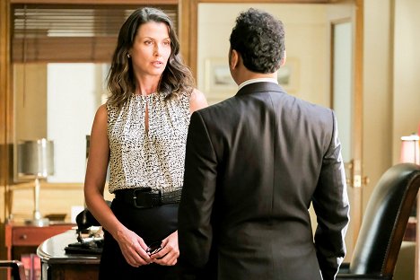 Bridget Moynahan - Blue Bloods - Crime Scene New York - Playing with Fire - Photos