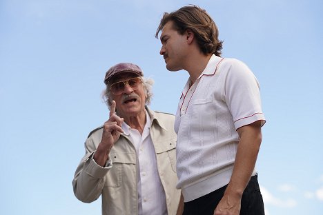 Robert De Niro, Emile Hirsch - The Comeback Trail - Van film
