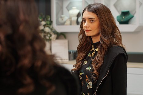 Tülin Yazkan - Sefirin Kızı - De la película