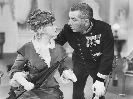 Evelyn Laye, Edward Everett Horton - The Night Is Young - Filmfotos