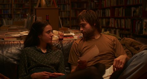 Margaret Qualley, Douglas Booth - My Salinger Year - Van film