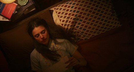 Margaret Qualley - Sueños de una escritora en Nueva York - De la película