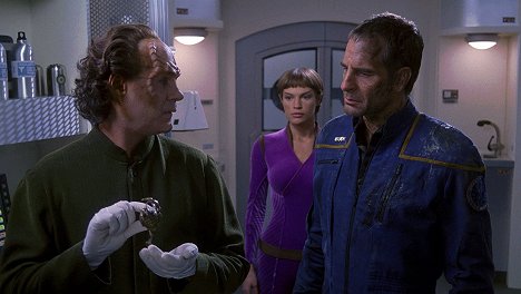 John Billingsley, Jolene Blalock, Scott Bakula - Star Trek: Enterprise - Hatchery - Photos