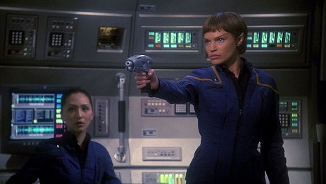 Linda Park, Jolene Blalock - Star Trek: Enterprise - El vivero - De la película