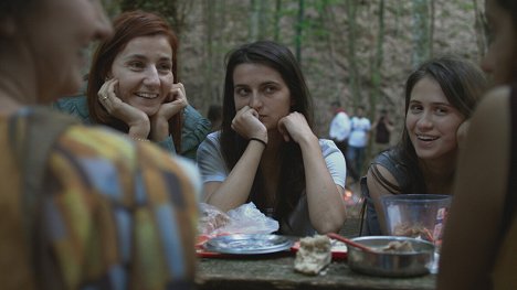 Ralitsa Stoyanova, Maria Bakalova - Women Do Cry - Film