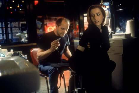 Bill Croft, Gillian Anderson - The X-Files - Never Again - Van film