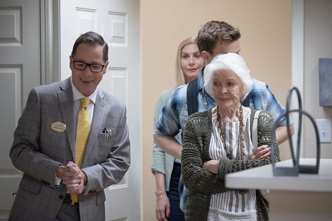 French Stewart, Ellen Burstyn - El club de las abejas reina - De la película