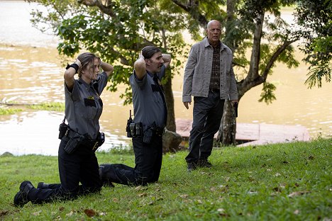 Lala Kent, Tyler Jon Olson, Bruce Willis - Gyilkos ösvény - Filmfotók