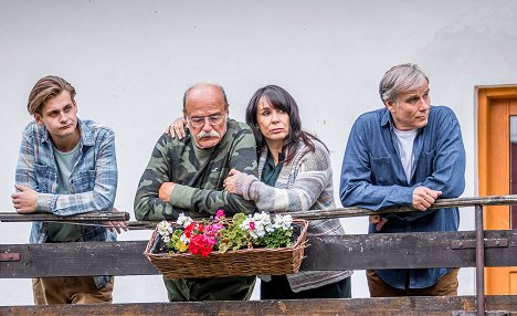 Štěpán Tuček, Pavel Nový, Nela Boudová, Lukáš Vaculík - Tady hlídáme my - De la película