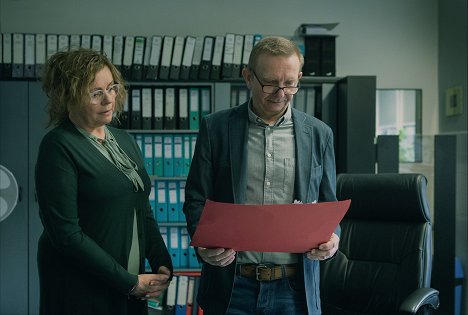 Jitka Sedláčková, Miroslav Vladyka - Ochránce - Slabý kus - Z filmu