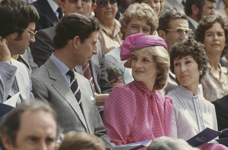 król Karol III, Diana, księżna Walii - The Royals Revealed - Z filmu