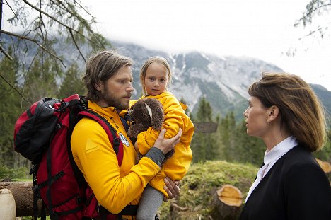 Sebastian Ströbel, Laura Graser, Gisa Zach - A hegyimentők - Egyes-egyedül - Filmfotók