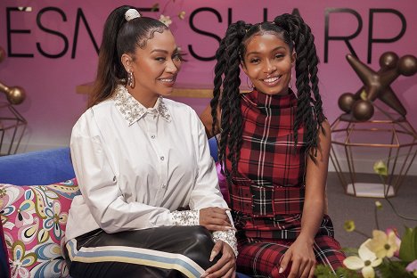 La La Anthony, Yara Shahidi - Grown-ish - A Peace of Light - Kuvat kuvauksista