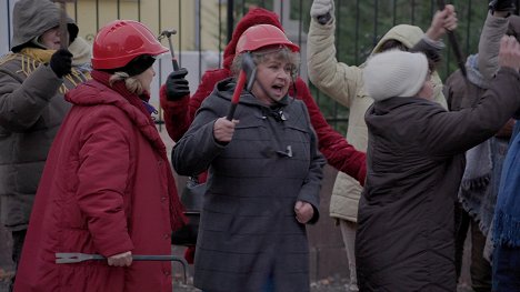 Ibolya Csonka - Keresztanyu - Tüntetés - Filmfotók
