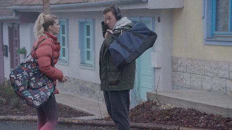 Angelika Tóth, András Máté Gömöri - Keresztanyu - Üzleti ebéd - De la película