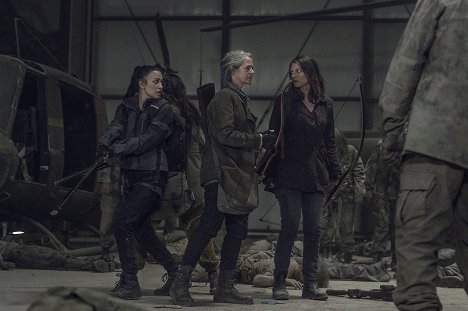 Christian Serratos, Melissa McBride, Lauren Cohan - The Walking Dead - Acheron: Part I - Filmfotók