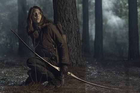Lauren Cohan - The Walking Dead - Hunted - Photos