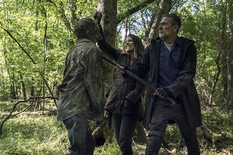 Lauren Cohan, Jeffrey Dean Morgan - The Walking Dead - Aus der Asche - Filmfotos