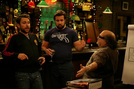 Charlie Day, Rob McElhenney, Danny DeVito - It's Always Sunny in Philadelphia - Chardee MacDennis: The Game of Games - Photos