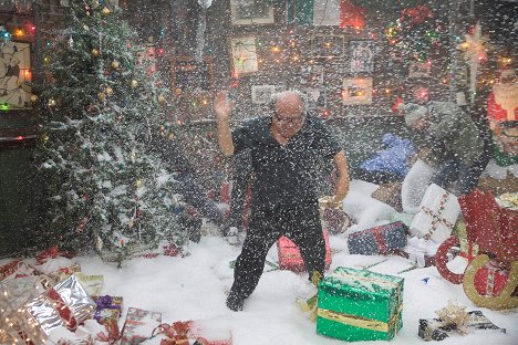 Danny DeVito - It's Always Sunny in Philadelphia - A Very Sunny Christmas - Photos