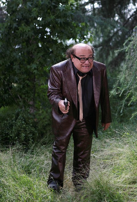 Danny DeVito - It's Always Sunny in Philadelphia - The Gang Gets Stranded in the Woods - Photos
