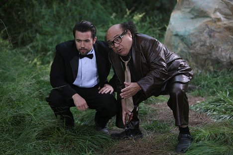 Rob McElhenney, Danny DeVito - It's Always Sunny in Philadelphia - The Gang Gets Stranded in the Woods - Photos