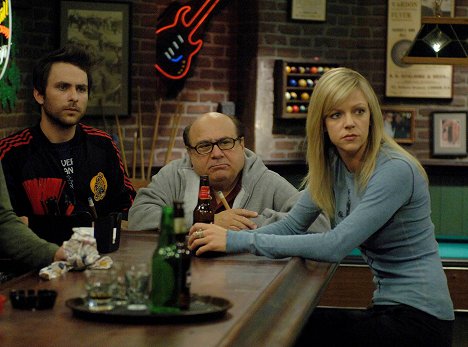 Charlie Day, Danny DeVito, Kaitlin Olson - It's Always Sunny in Philadelphia - The Gang Solves the North Korea Situation - Photos