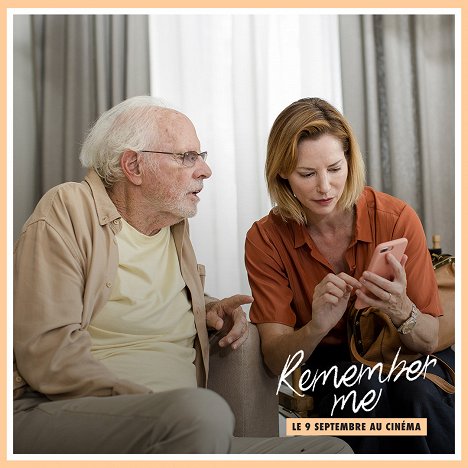 Bruce Dern, Sienna Guillory - Remember Me - Lobby karty