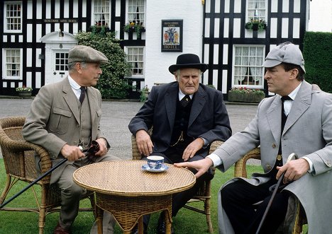 Edward Hardwicke, Peter Vaughan, Jeremy Brett - The Case-Book of Sherlock Holmes - The Boscombe Valley Mystery - Filmfotos