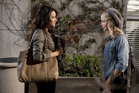 Shay Mitchell, Claire Holt - Pretty Little Liars - Blind Dates - Photos