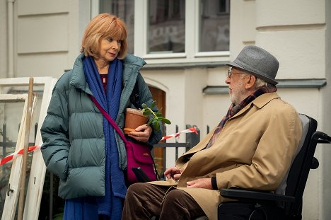 Ursela Monn, Dieter Hallervorden - Mein Freund, das Ekel - Bei Kuntzes auf dem Sofa - Filmfotos