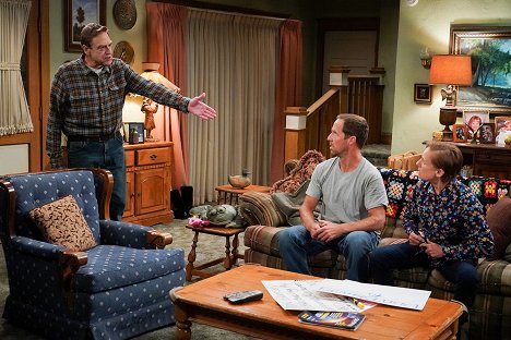 John Goodman, Nat Faxon, Laurie Metcalf - The Conners - Education, Corruption, and Damnation - Photos